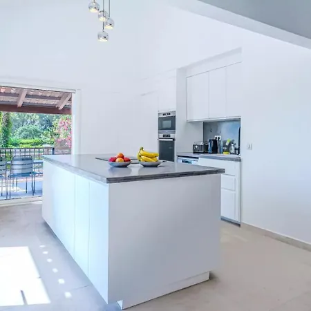 Villa Saint Maymes וילה אנטיב